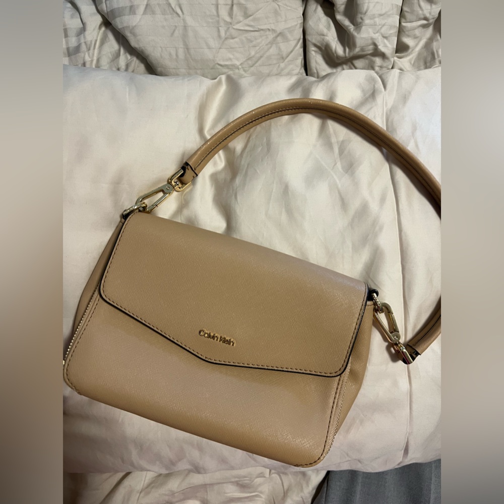 SOLD ❌Calvin Klein- Shoulder Bag - Picture 2 of 4